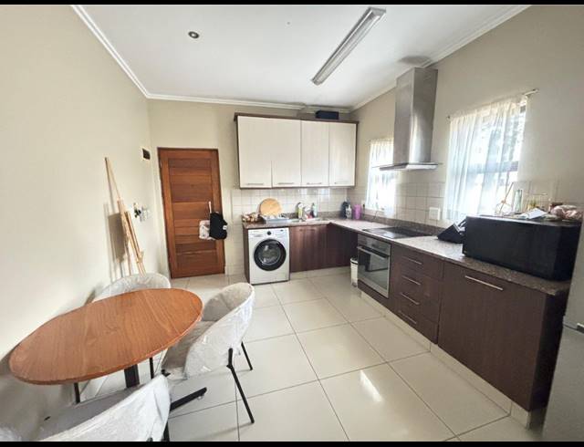 2 BEDROOM APARTMENT TO LET IN UMHLANGA RIDGE